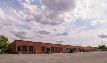 2505 Lord Baltimore Dr, Windsor Mill, MD à louer Photo du bâtiment- Image 1 de 2