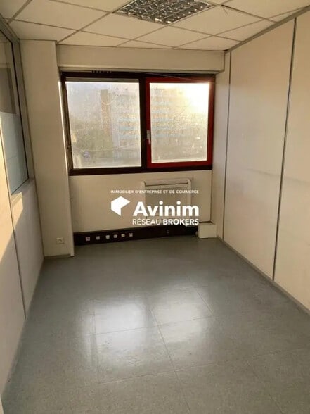 Bureau dans La Tronche à louer - Photo intérieure - Image 2 de 24