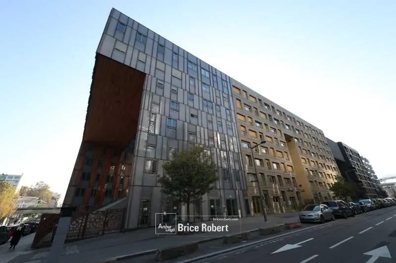 Retail in Lyon for lease - Building Photo - Image 1 of 3