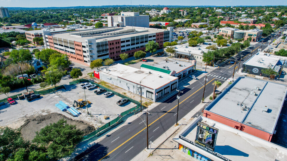 1621 N Main Ave, San Antonio, TX for lease - Aerial - Image 2 of 4