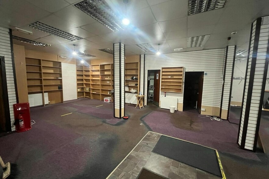 221 Albert Dr, Glasgow for sale - Interior Photo - Image 3 of 4