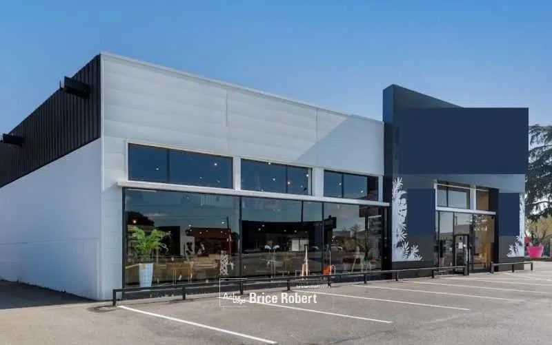 Flex in Saint-Priest for sale Building Photo- Image 1 of 8