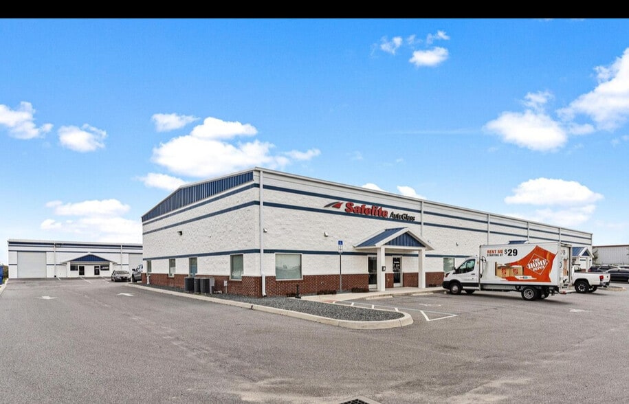 1720 Leesburg Commons Ct Building 1 & 2 portfolio of 2 properties for sale on LoopNet.ca - Building Photo - Image 3 of 17