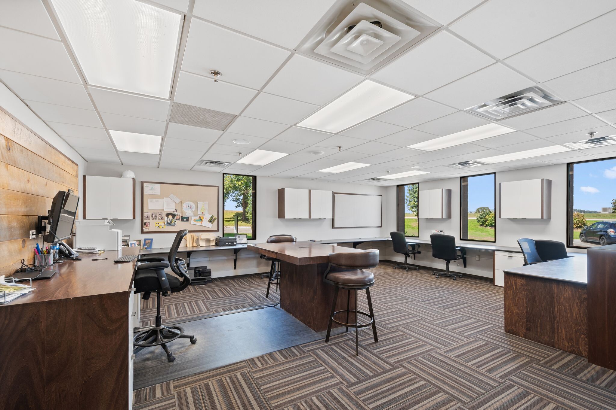 9701-9727 Valley View Rd, Eden Prairie, MN for lease Interior Photo- Image 1 of 10