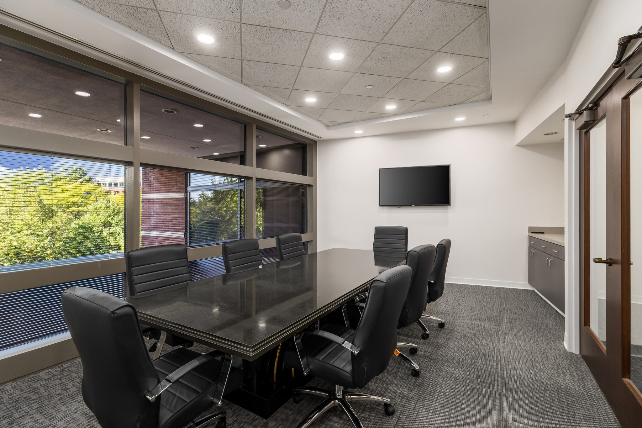 3 Easton Oval, Columbus, OH for lease Interior Photo- Image 1 of 8