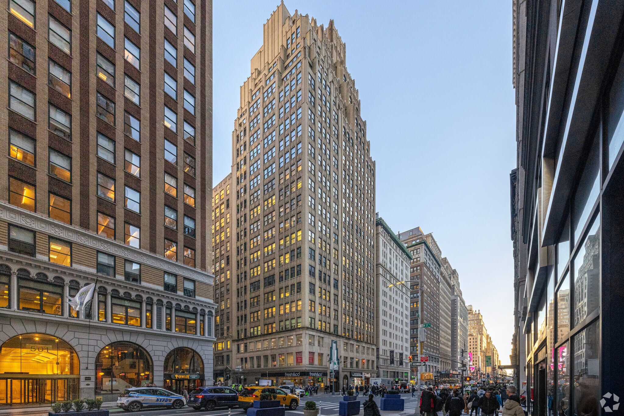 499 7th Ave, New York, NY for lease Building Photo- Image 1 of 6