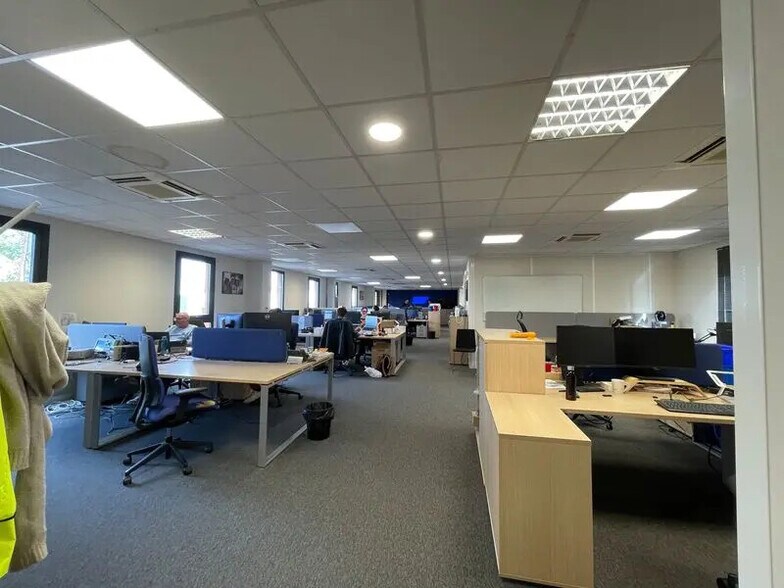 Flex dans Canéjan à louer - Photo du bâtiment - Image 1 de 8