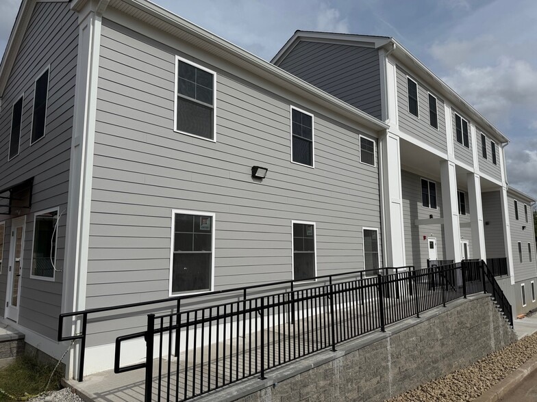 237 Main St, Hackettstown, NJ for lease - Building Photo - Image 2 of 2