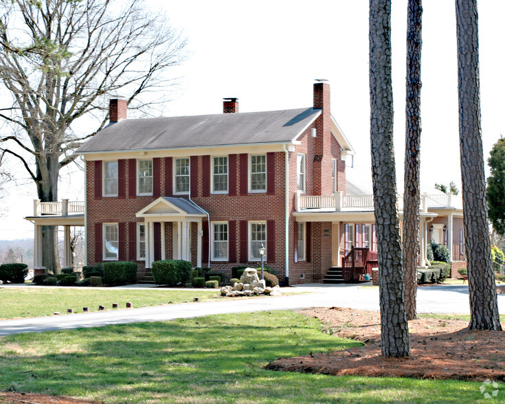 808 Greensboro Rd, High Point, NC for sale - Primary Photo - Image 1 of 1