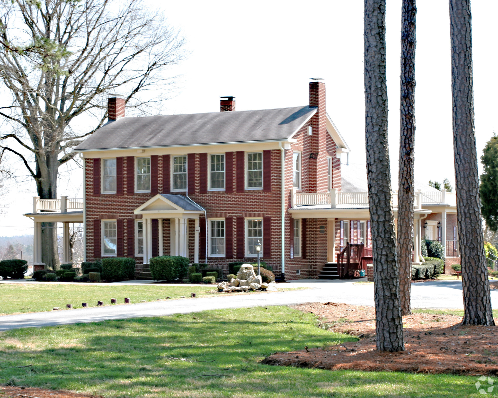 808 Greensboro Rd, High Point, NC for sale Primary Photo- Image 1 of 2