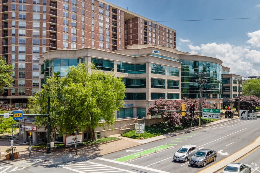 1300 Spring St, Silver Spring, MD à louer - Photo du bâtiment - Image 2 de 9
