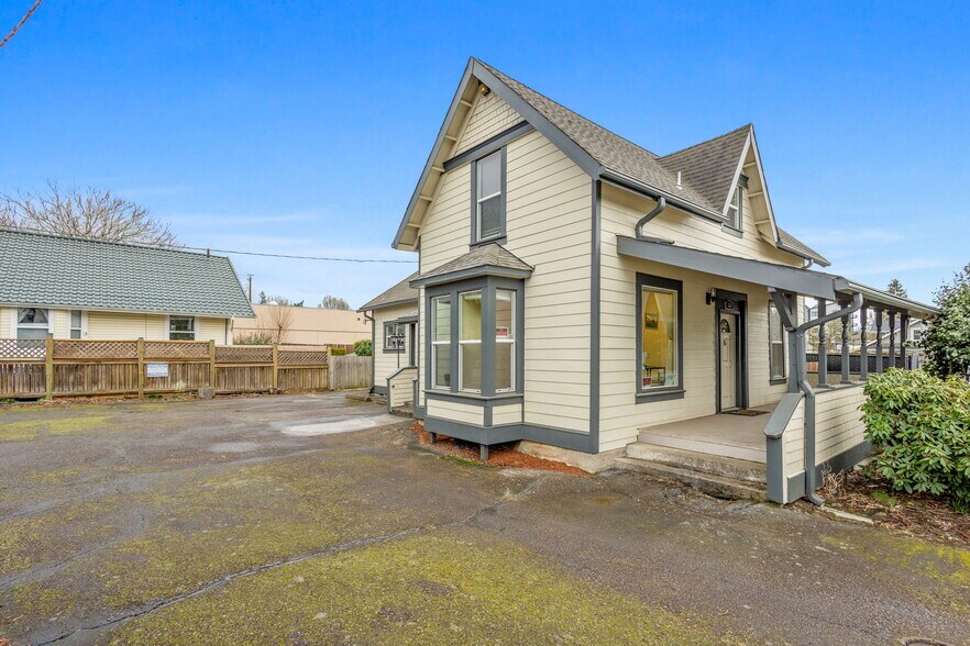 830 Saginaw St S, Salem, OR à vendre - Photo du bâtiment - Image 3 de 17