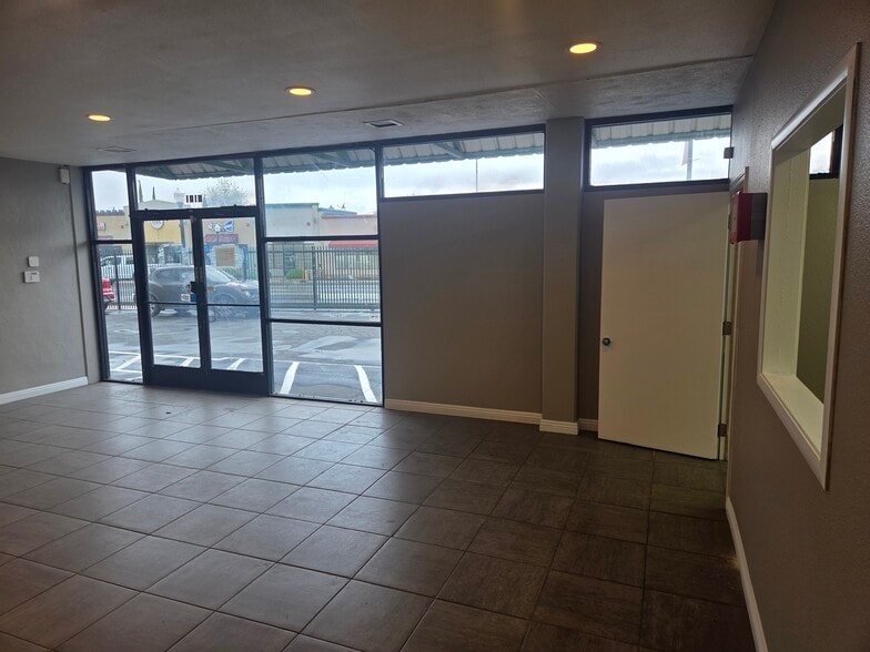 4101 Franklin Blvd, Sacramento, CA for lease - Interior Photo - Image 3 of 14