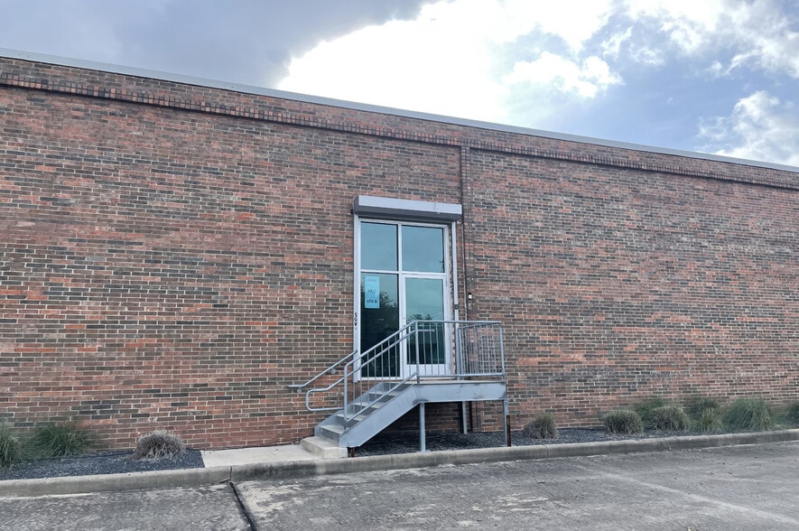 4315 Dacoma St, Houston, TX à louer - Photo du bâtiment - Image 2 de 2