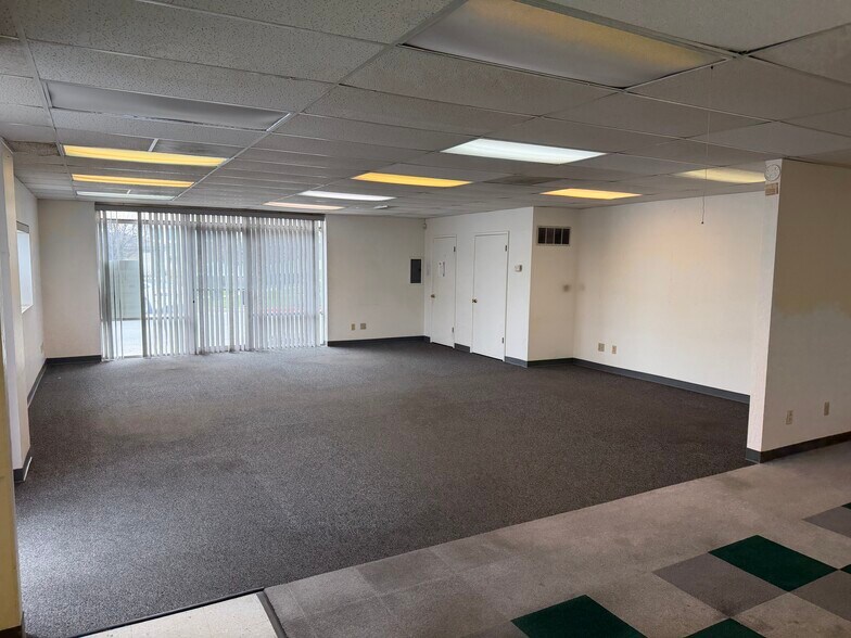 10121 Imperial Ave, Cupertino, CA à louer - Photo intérieure - Image 3 de 6