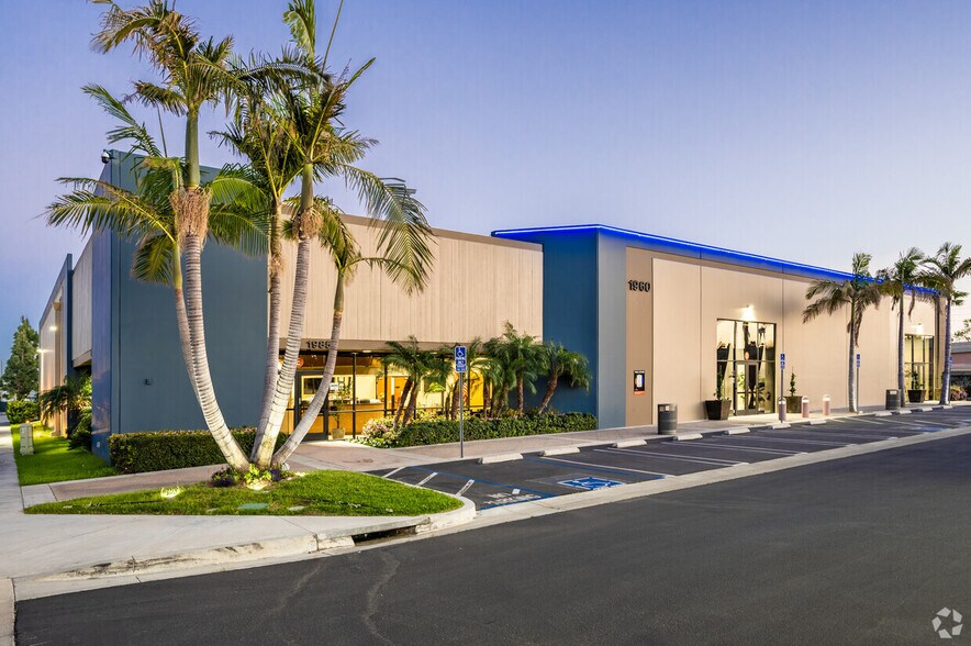 1985-1985 S Santa Cruz St, Anaheim, CA à louer - Photo du bâtiment - Image 1 de 25