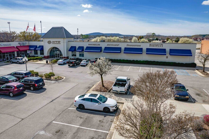 3028-3030 Memorial Pky SW, Huntsville, AL à louer - Photo du bâtiment - Image 3 de 7