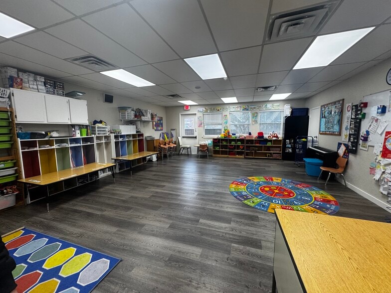 6950 McCallum Blvd, Dallas, TX for lease - Interior Photo - Image 3 of 4