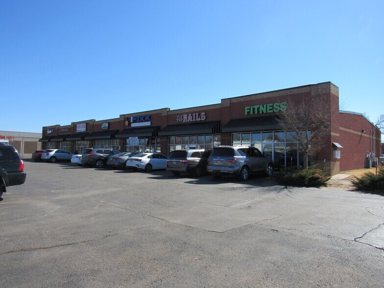 630-650 W Edmond Rd, Edmond, OK for lease - Building Photo - Image 1 of 2