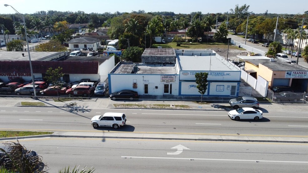 10836 NW 7th Ave, Miami, FL for lease - Building Photo - Image 3 of 9