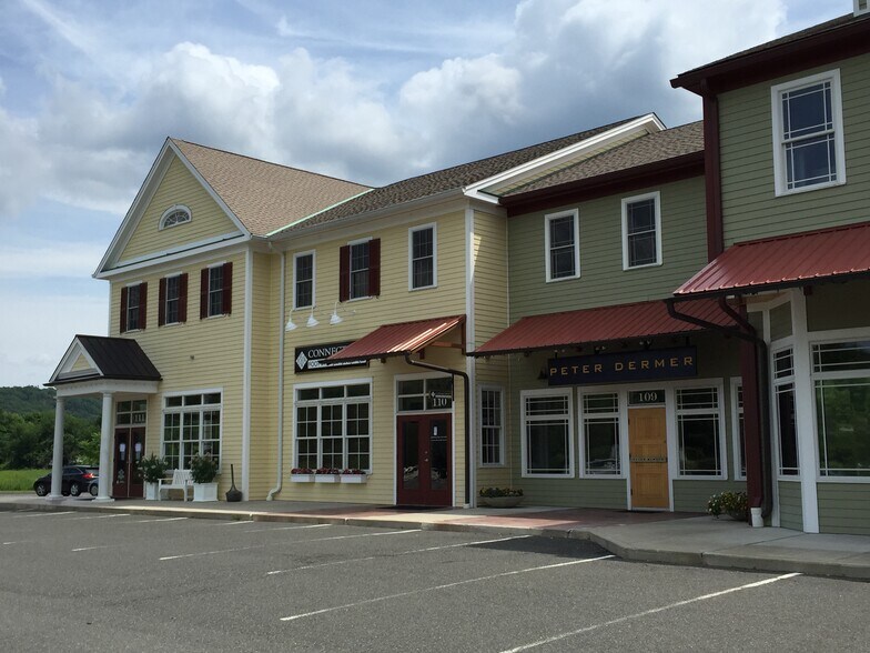 245 Amity Rd, Woodbridge, CT for lease - Building Photo - Image 2 of 2