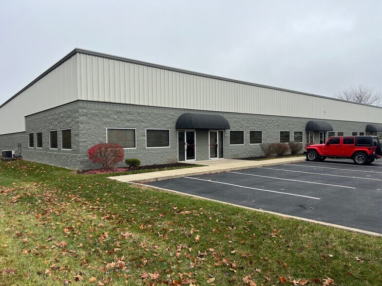 16855 Southpark Dr, Westfield, IN à louer - Photo du bâtiment - Image 2 de 6