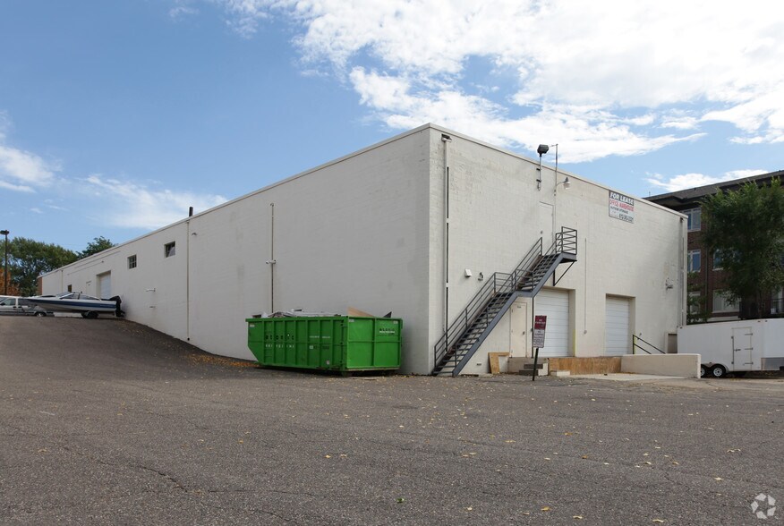 3260 Gorham Ave, Saint Louis Park, MN à louer - Photo du bâtiment - Image 2 de 15