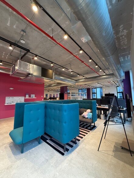 222 NW 24th St, Miami, FL for lease - Interior Photo - Image 3 of 8