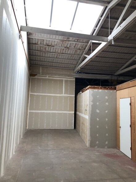 430 Walker St, Watsonville, CA à louer - Photo intérieure - Image 3 de 5