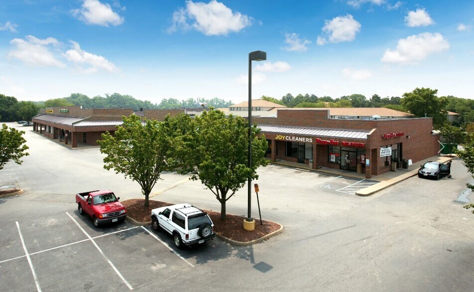 5393 Wesleyan Dr, Virginia Beach, VA à louer - Photo du bâtiment - Image 2 de 6