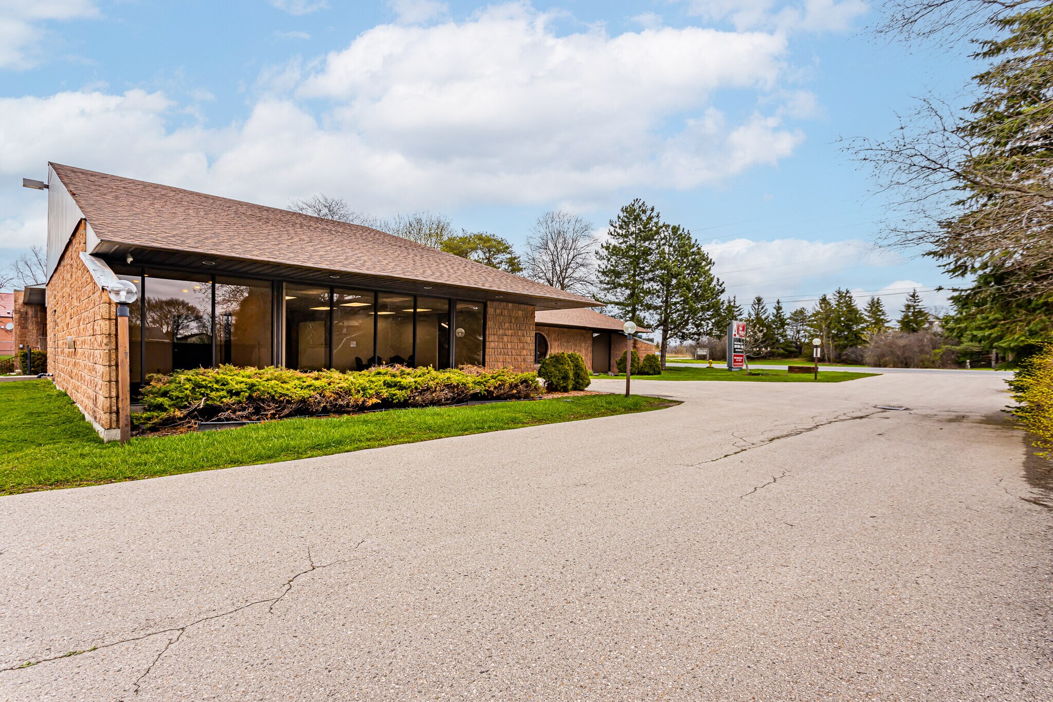743 Wellington Rd, London, ON for lease Primary Photo- Image 1 of 9
