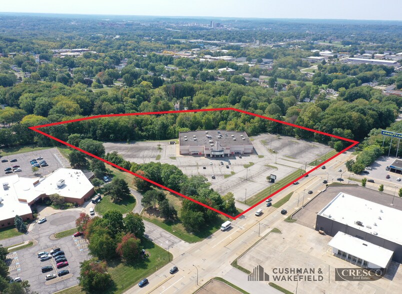 1210 Independence Ave, Akron, OH à vendre - Photo du bâtiment - Image 2 de 6