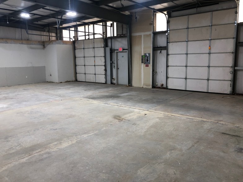 2800 S Kelly Ave, Edmond, OK for lease - Interior Photo - Image 3 of 6