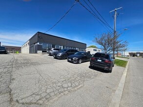 125 Brisbane Rd, Toronto, ON for lease Interior Photo- Image 2 of 11