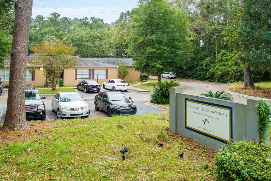 249 Holland Dr, Savannah, GA à vendre - Photo du b timent - Image 2 de 11