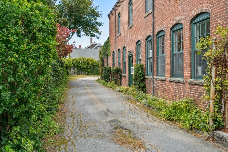 26 Howland St, Plymouth, MA à vendre - Photo du bâtiment - Image 3 de 25