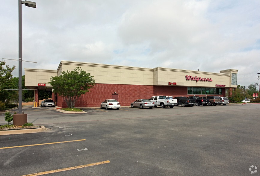 1201 Ferris Ave, Waxahachie, TX for sale - Building Photo - Image 2 of 5
