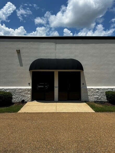 118 Weisenberger Rd, Madison, MS for lease - Building Photo - Image 2 of 2