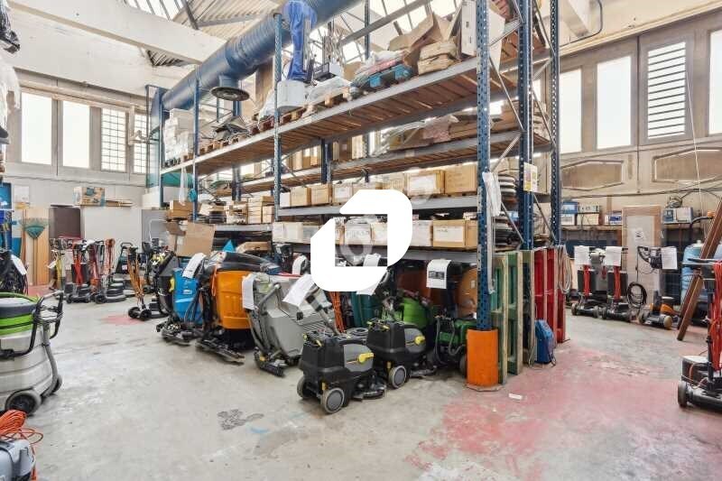 Flex in Montreuil for sale Interior Photo- Image 1 of 10