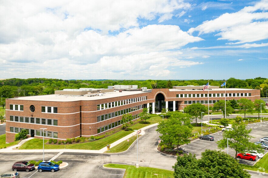 11200 W Parkland Ave, Milwaukee, WI à louer - Photo du bâtiment - Image 1 de 16