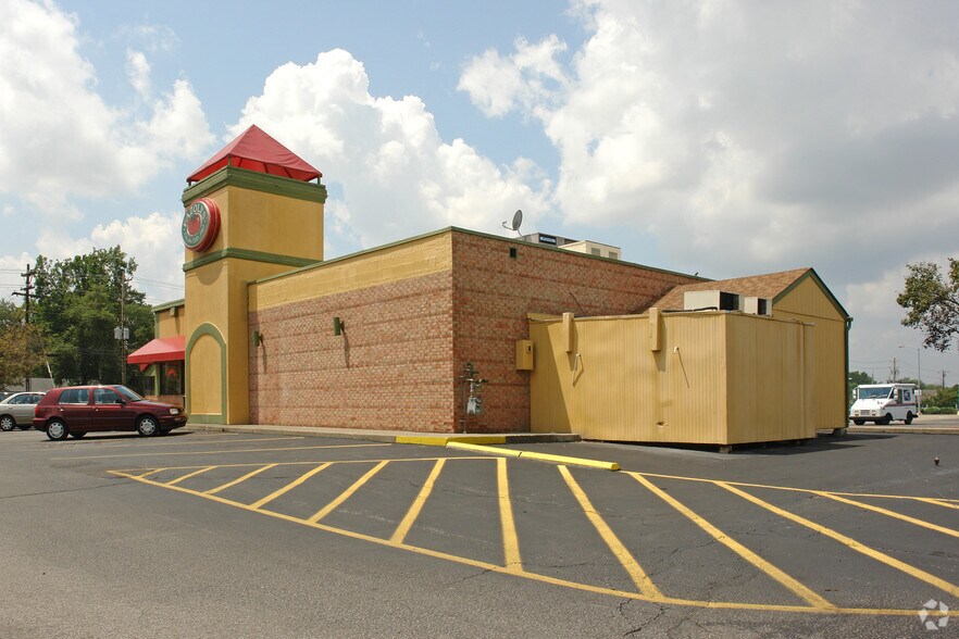 6011 Preston Hwy, Louisville, KY à vendre - Photo du bâtiment - Image 2 de 2