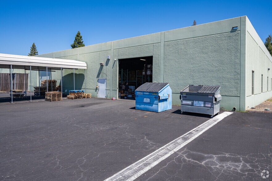 3645 N Laughlin Rd, Santa Rosa, CA à louer - Photo du bâtiment - Image 3 de 3