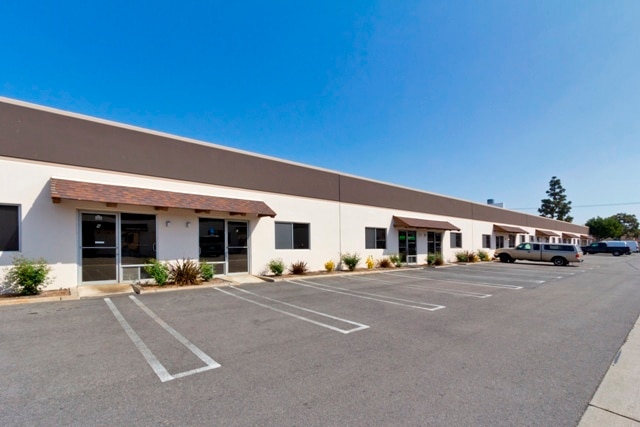 7611 Slater Ave, Huntington Beach, CA for lease - Building Photo - Image 3 of 3