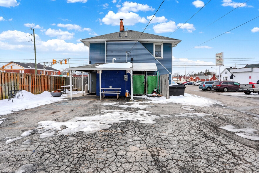 2849 S Shelby St, Indianapolis, IN à vendre - Photo du bâtiment - Image 2 de 32