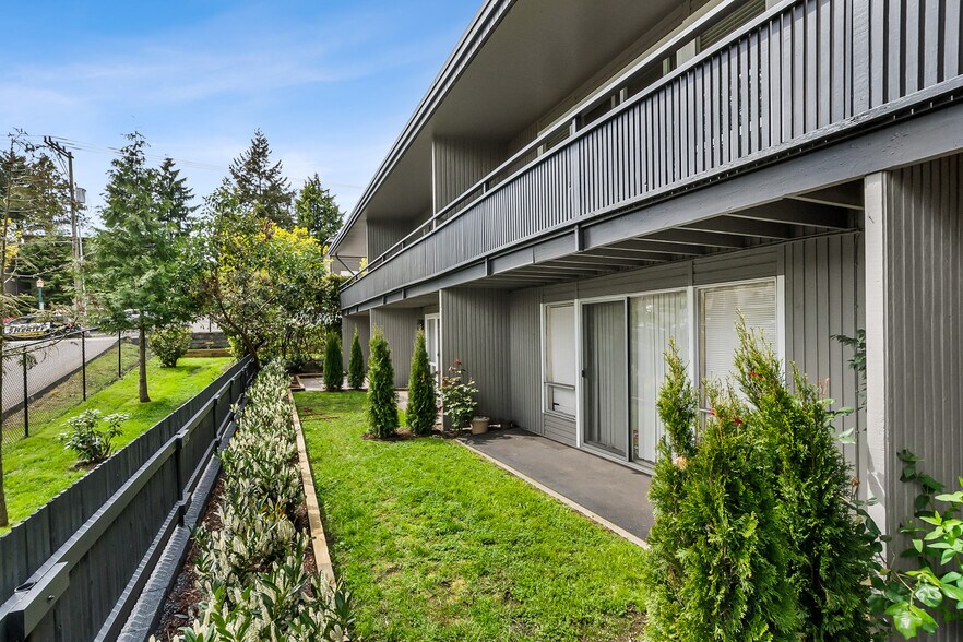 255 SW 154th St, Burien, WA à vendre - Photo du bâtiment - Image 3 de 10