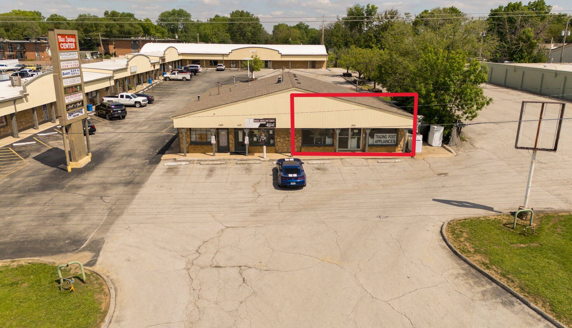 1305-1331 W 40 Hwy, Blue Springs, MO for lease Building Photo- Image 1 of 4