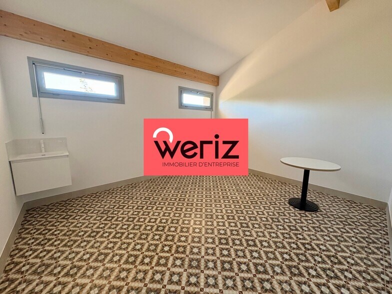 79-81 Boulevard De La Comtesse, Marseille à louer - Photo du bâtiment - Image 3 de 12