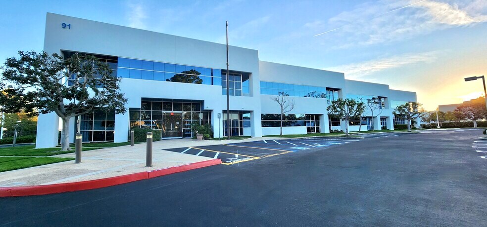 81-91 Columbia, Aliso Viejo, CA à louer - Photo du bâtiment - Image 2 de 11