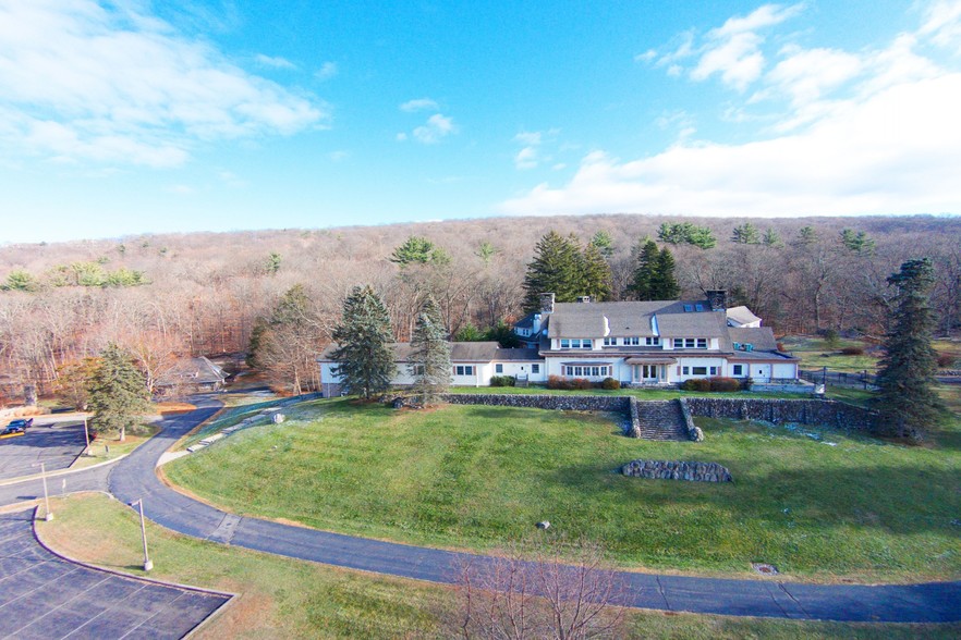 1071 Ramapo Valley Rd, Mahwah, NJ for sale - Building Photo - Image 1 of 1