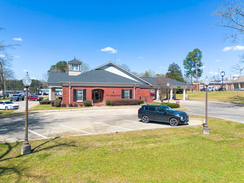 301 W Main St, Carthage, MS à vendre - Photo du bâtiment - Image 3 de 9